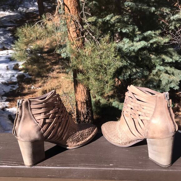 Sundance Promise Woven Beige Heeled Booties Women's Size 39 (Size 9) - Picture 4 of 7